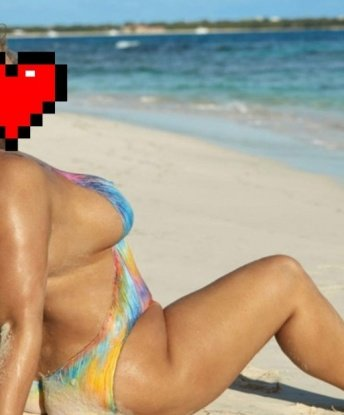 Опытная и развратная дама готова исполнить все твои фантазии и желания. Буду нежной кошечкой или горячей львицей - выбирай сам. Жду звонка от щедрого кавалера. 13233, 38 лет